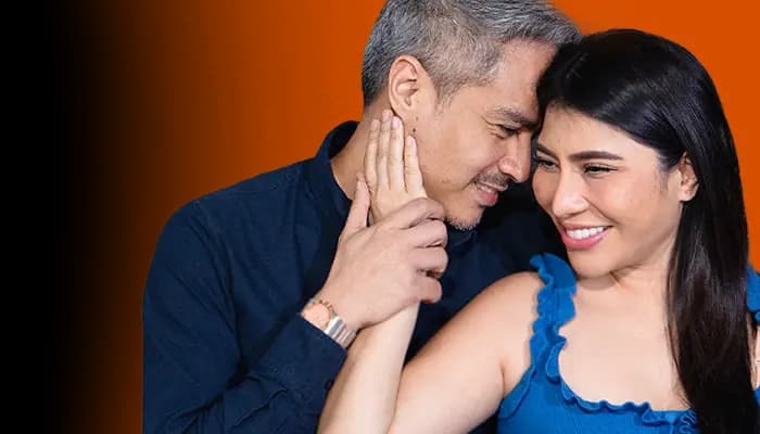 Doctor handing GoRocky erectile health treatment